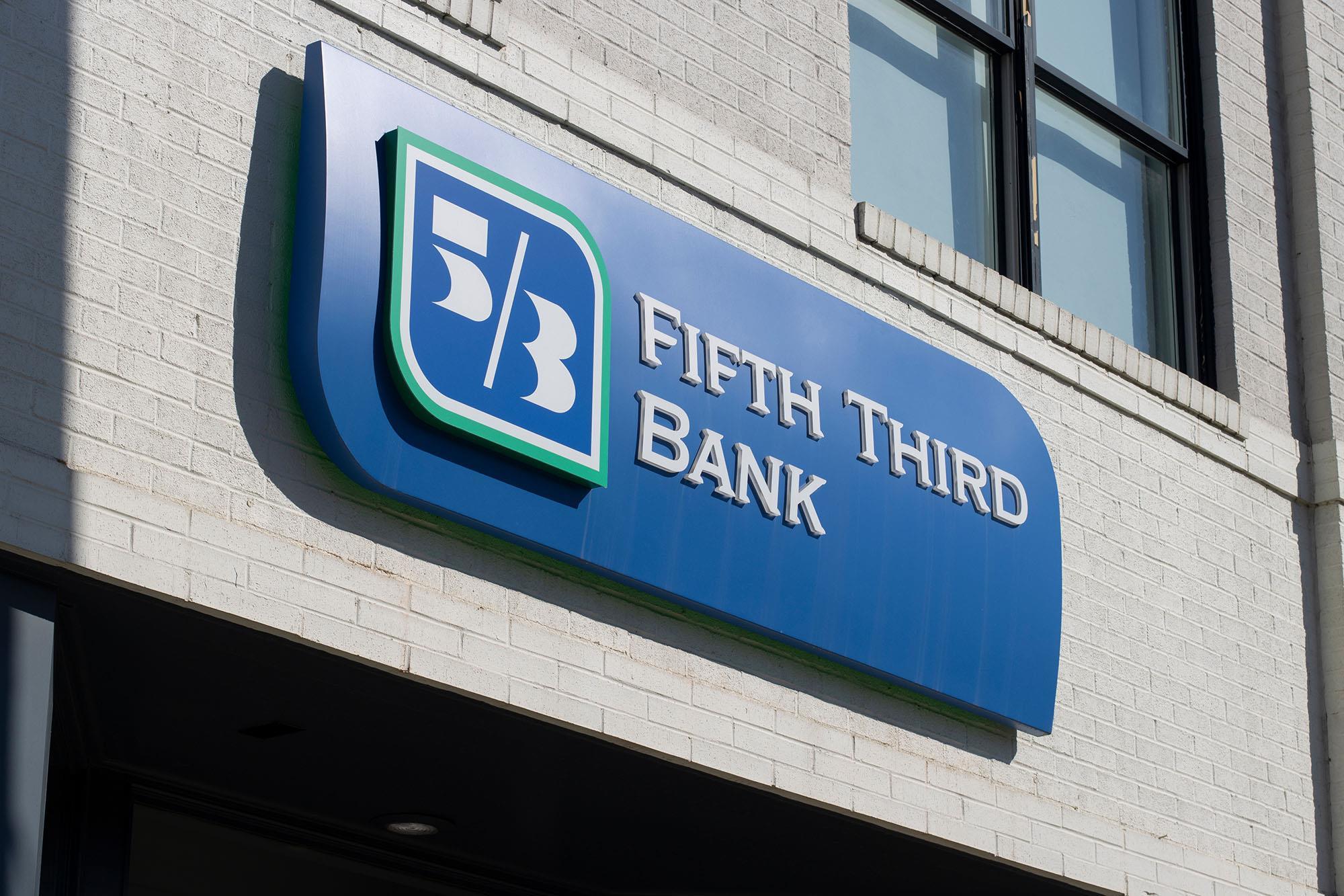 CFPB orders Fifth Third Bank to pay $20M over fake accounts, forced auto  coverage | News Brief | Compliance Week